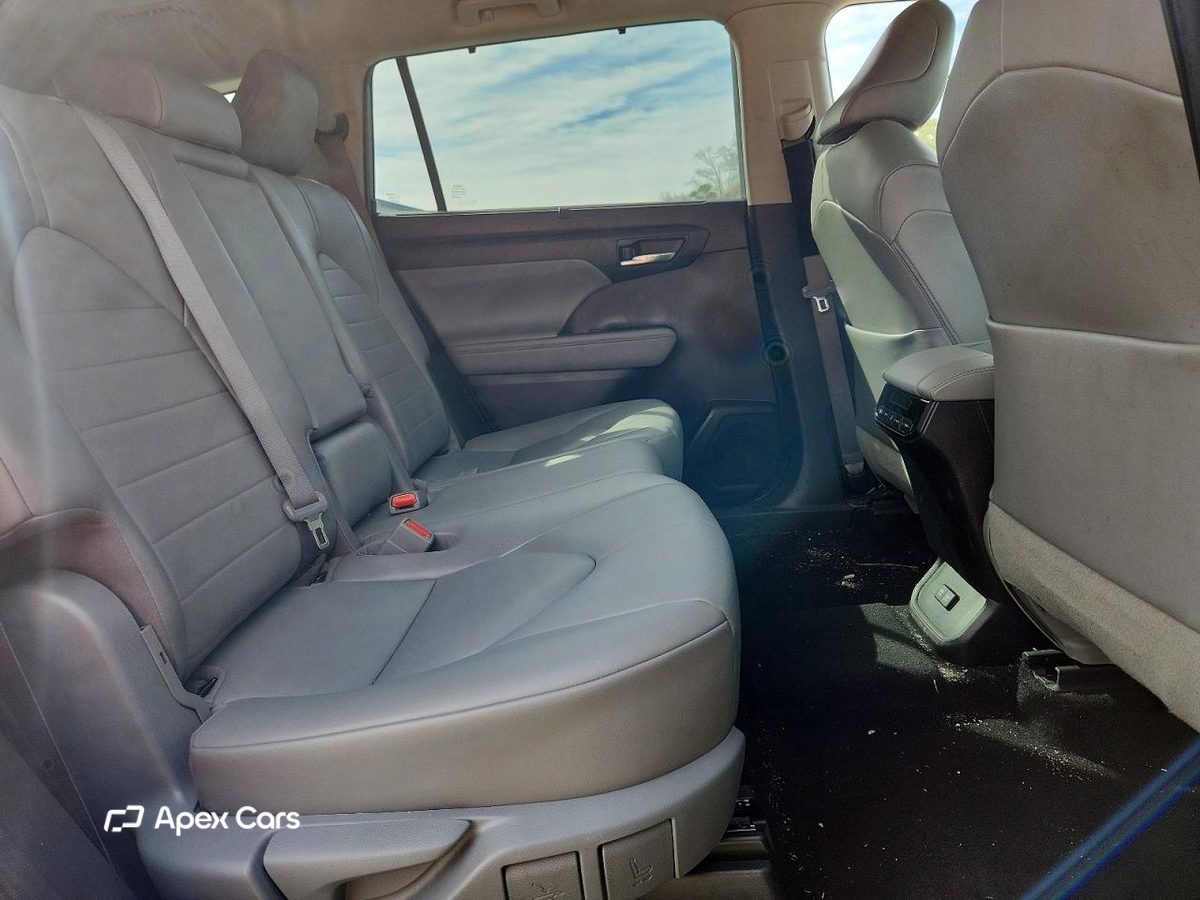 Toyota Highlander 2021