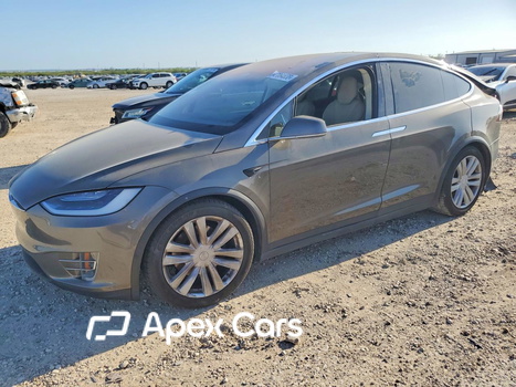 Tesla Model X 2016 - Zdjęcie 1 z 12