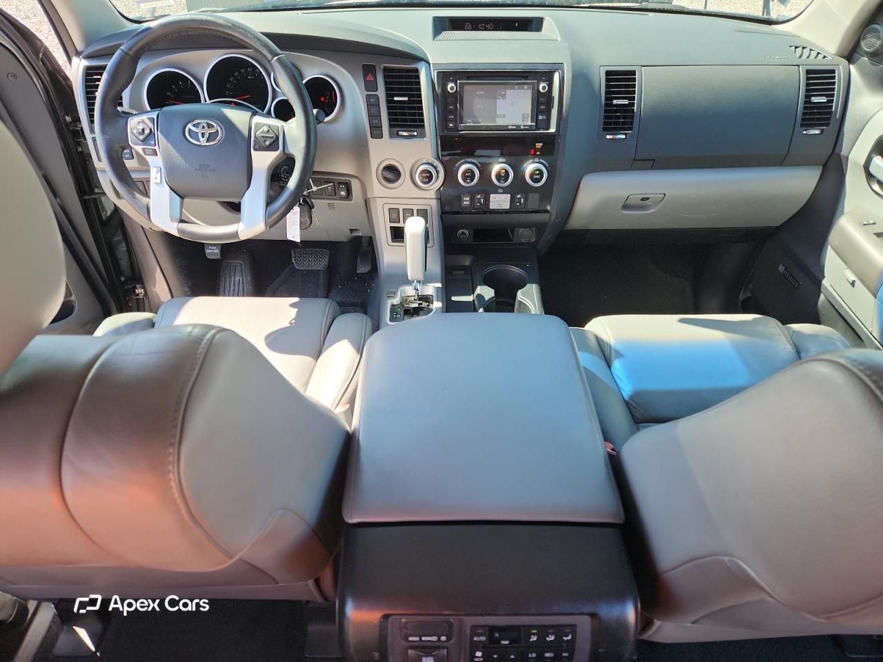 Toyota Sequoia 2014