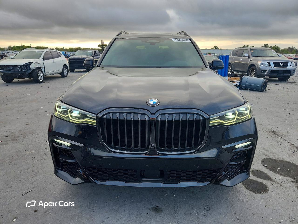 BMW X7 2021