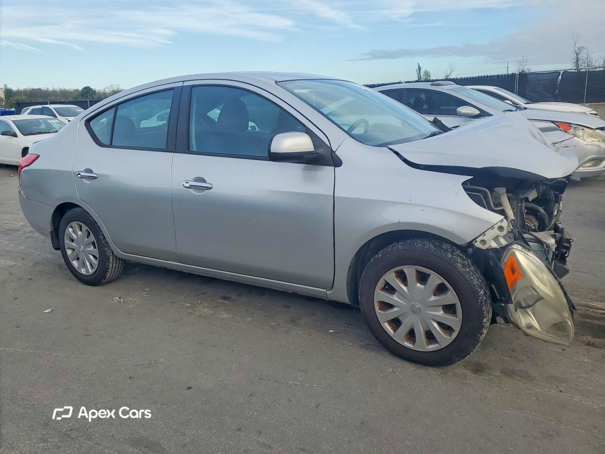 Nissan Versa 2012