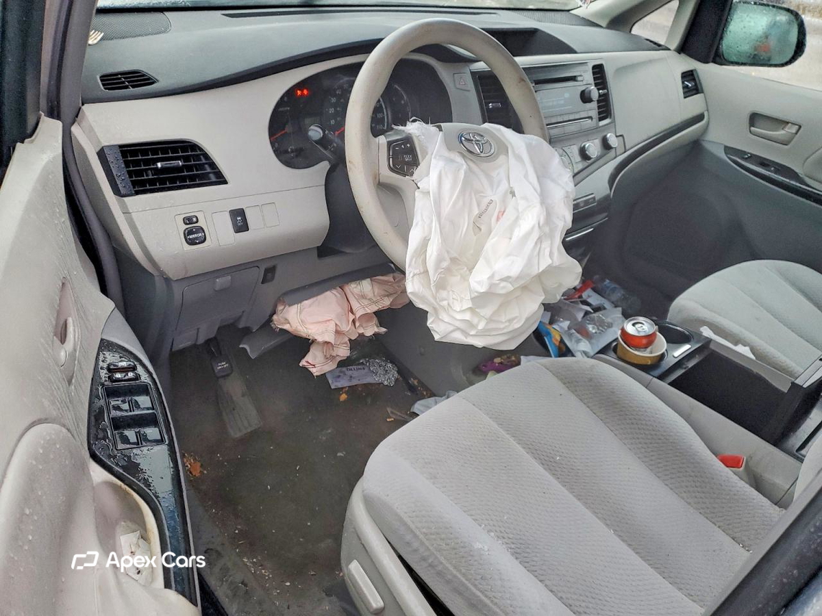 Toyota Sienna 2011