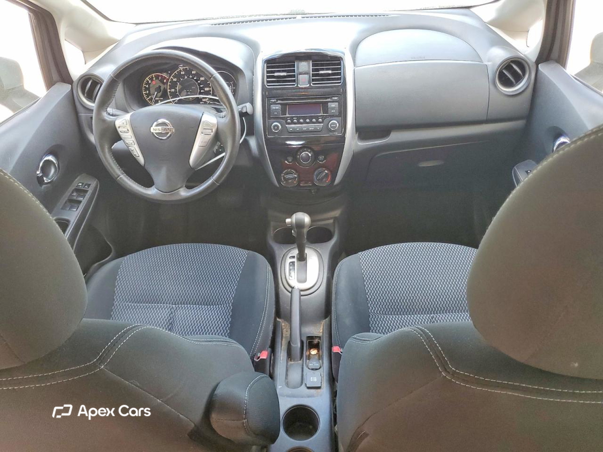 Nissan Versa 2015