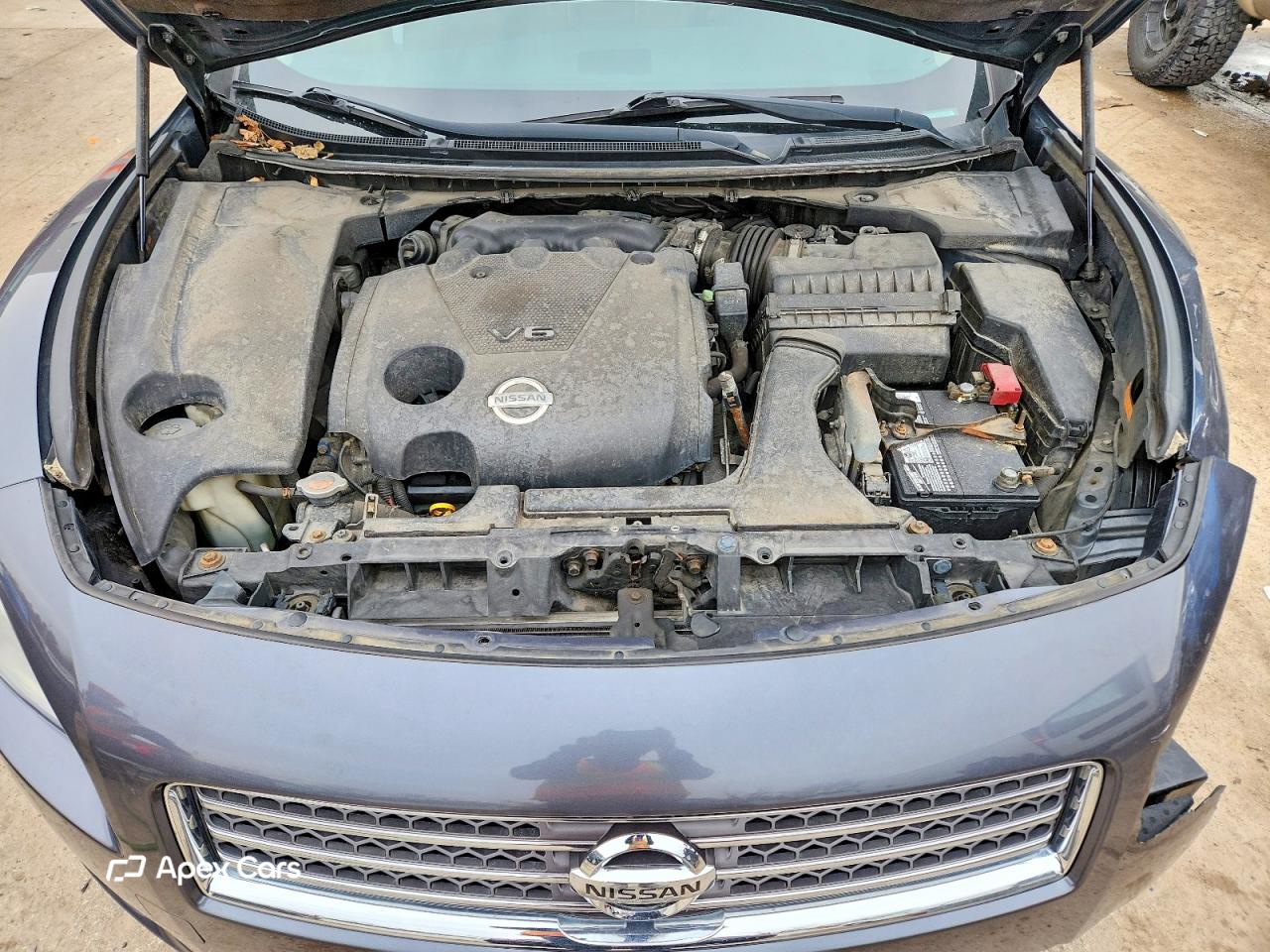 Nissan Maxima 2010
