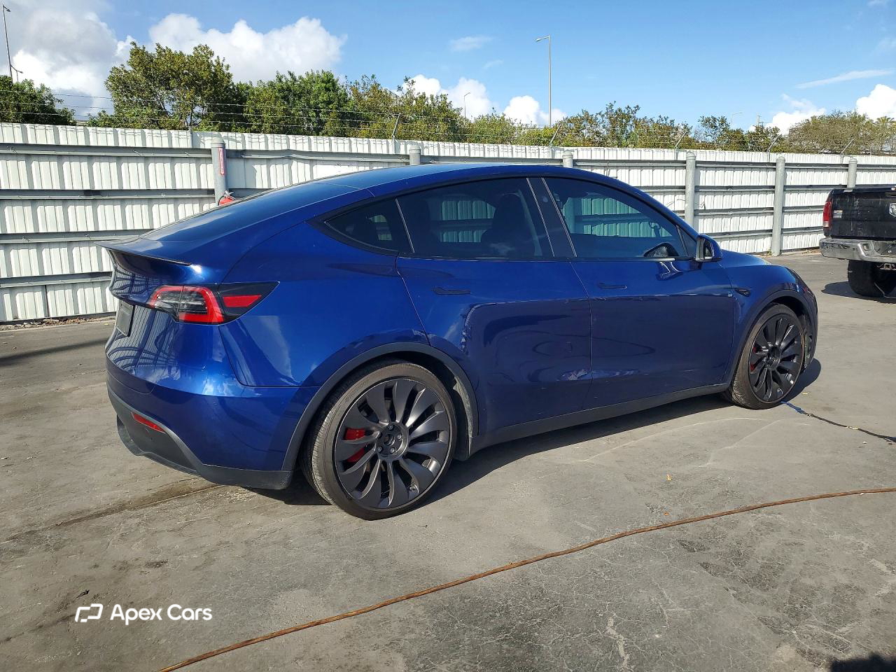 Tesla Model Y 2025