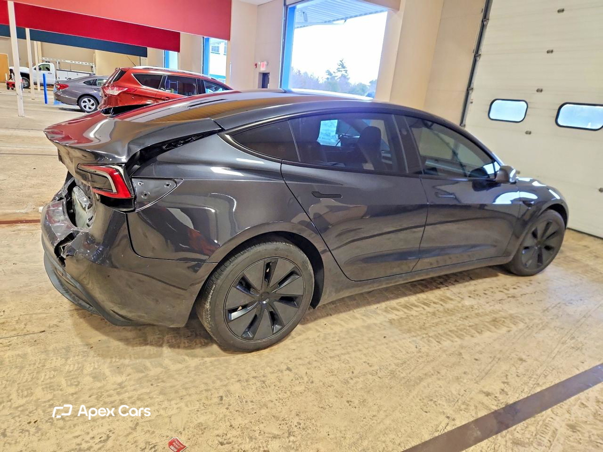 Tesla Model 3 2025