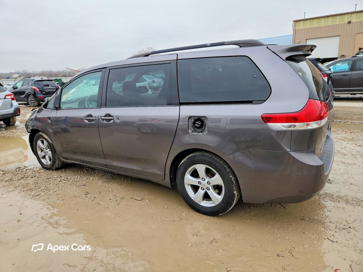 Toyota Sienna 2011