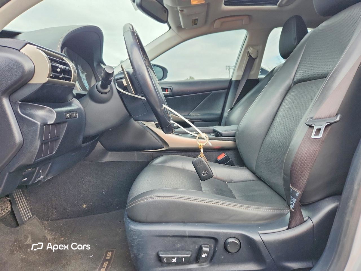 Lexus IS 2016