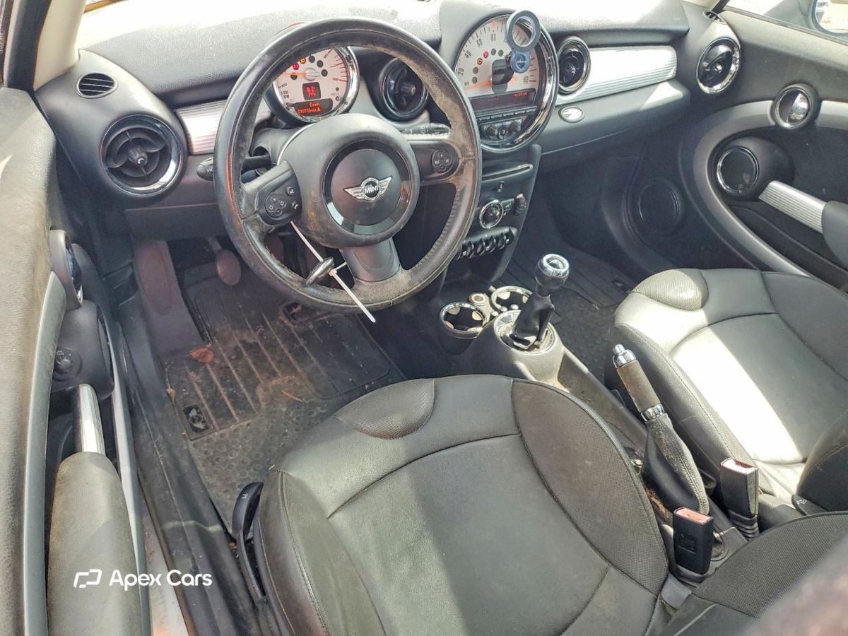 MINI Cooper 2012