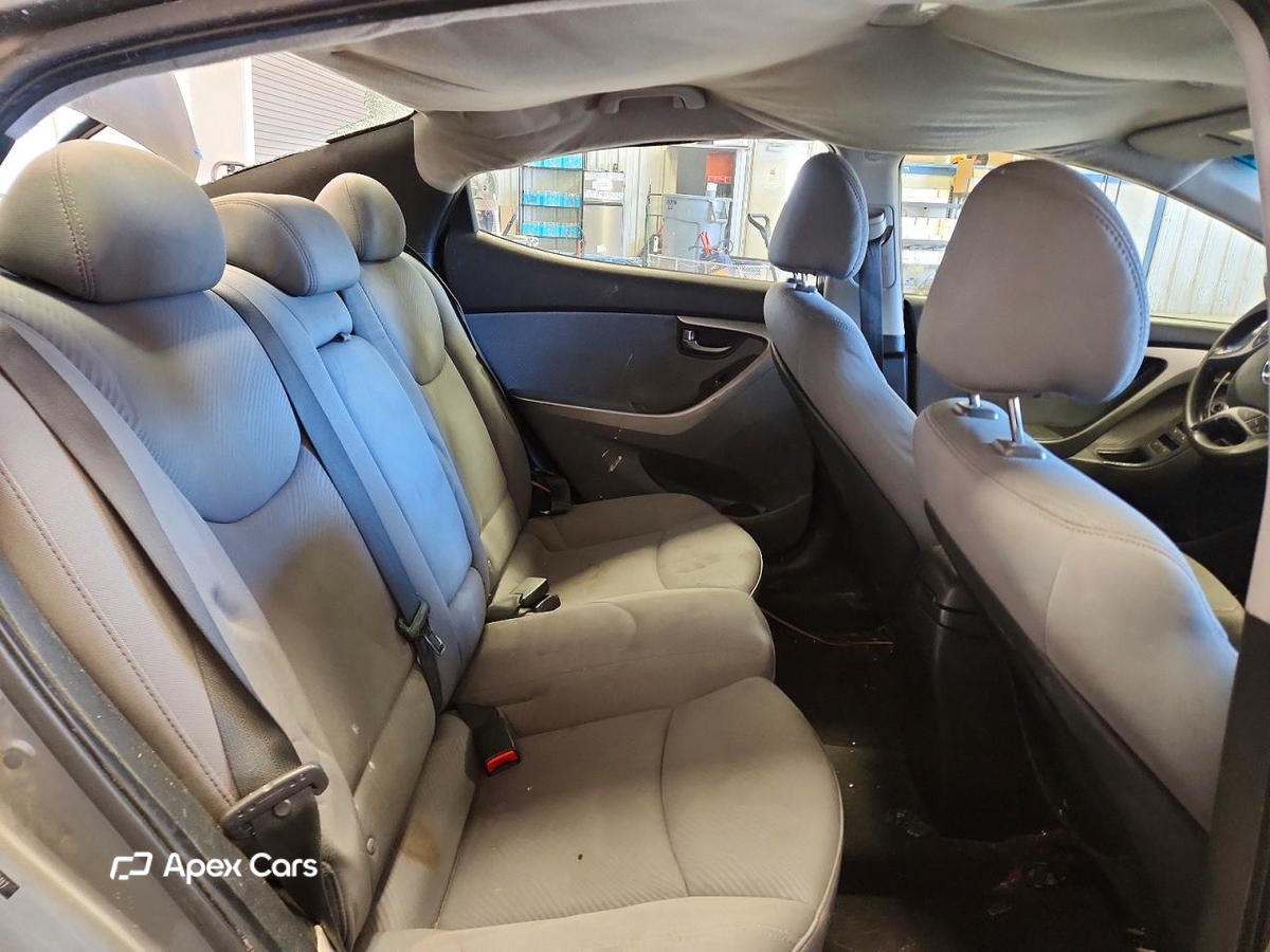 Hyundai Elantra 2013