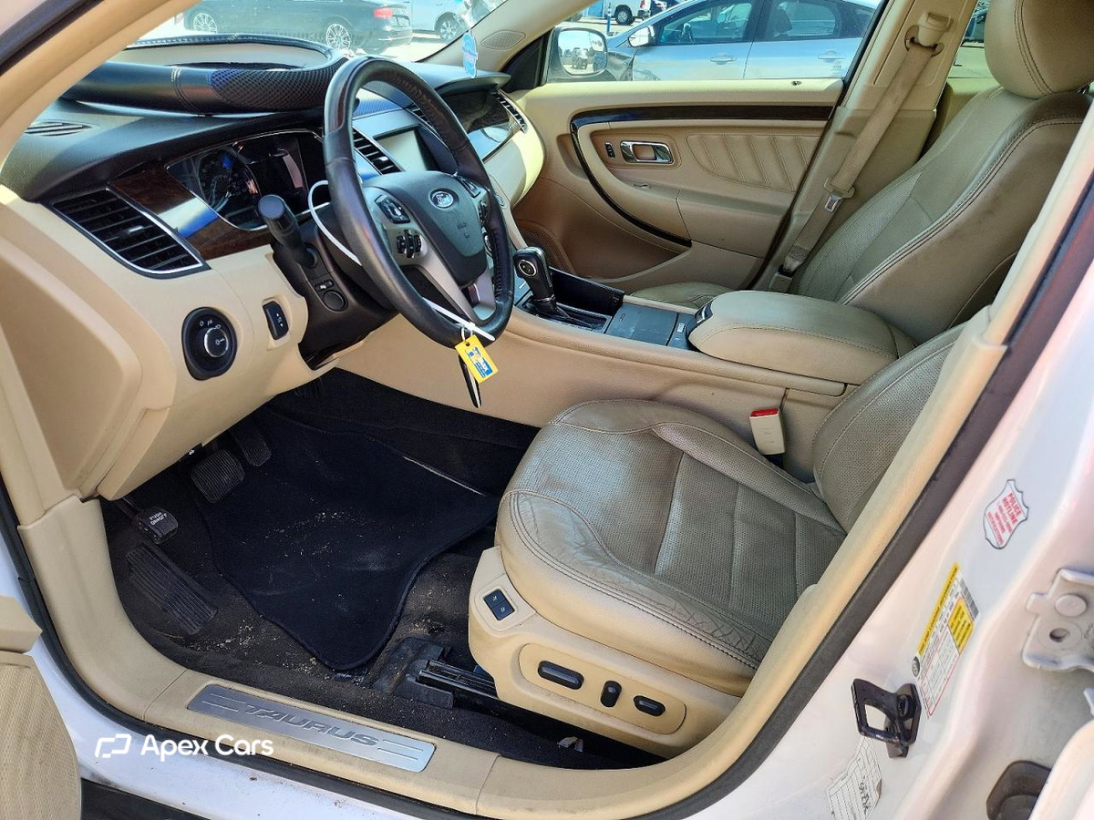 Ford Taurus 2015