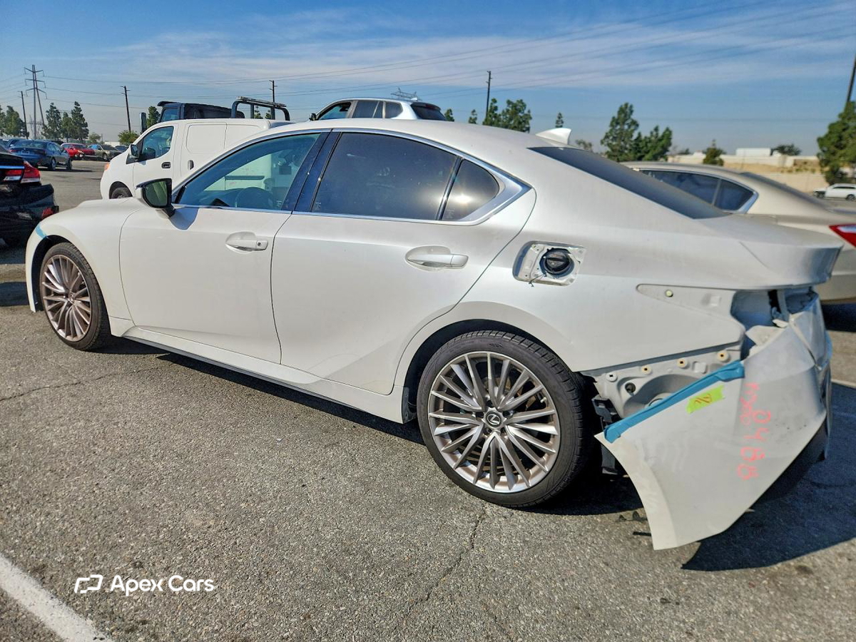 Lexus IS 2022
