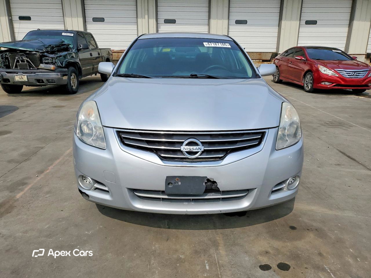 Nissan Altima 2012