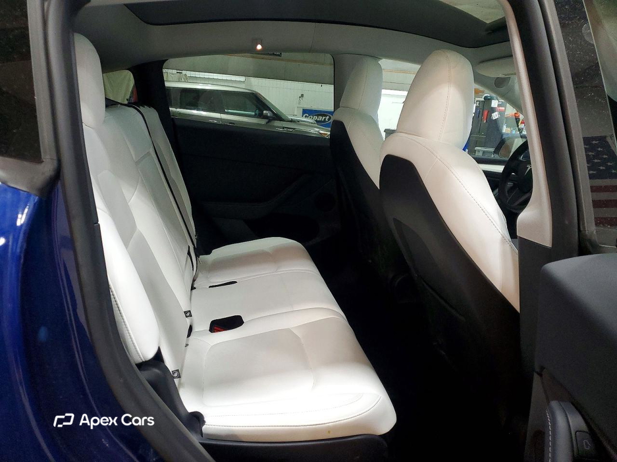 Tesla Model Y 2024