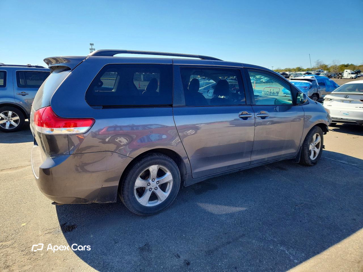 Toyota Sienna 2012