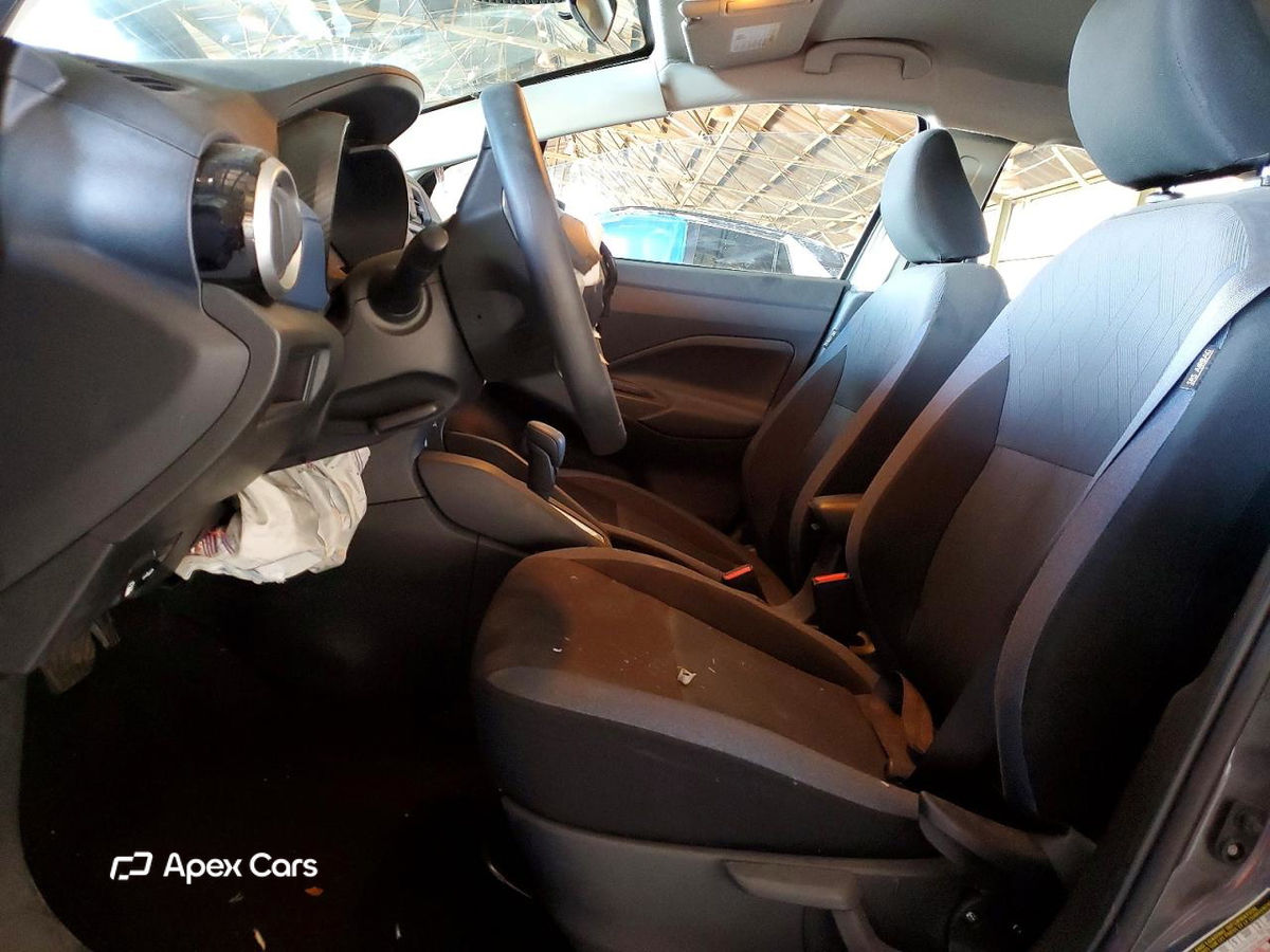 Nissan Versa 2025