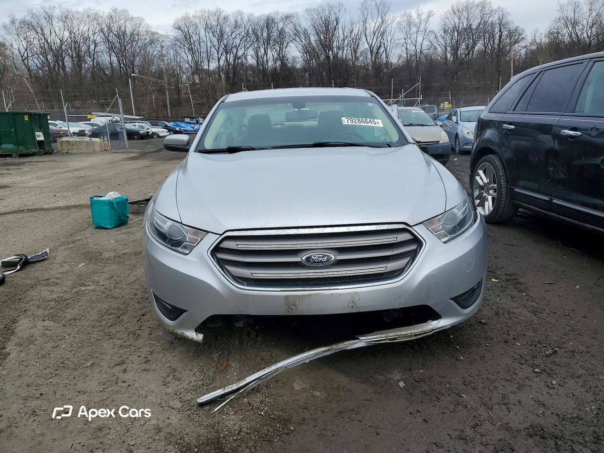 Ford Taurus 2015