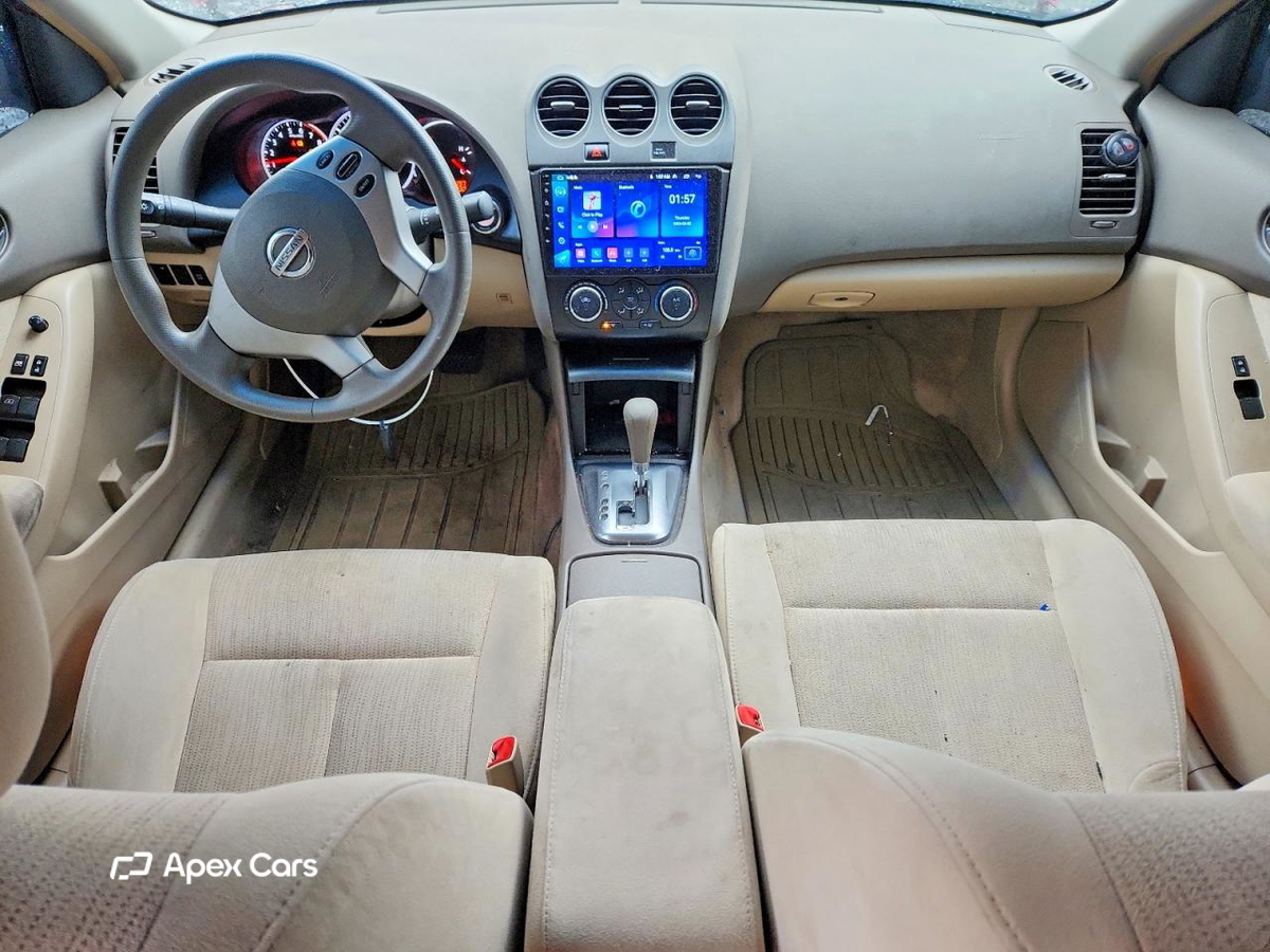 Nissan Altima 2010