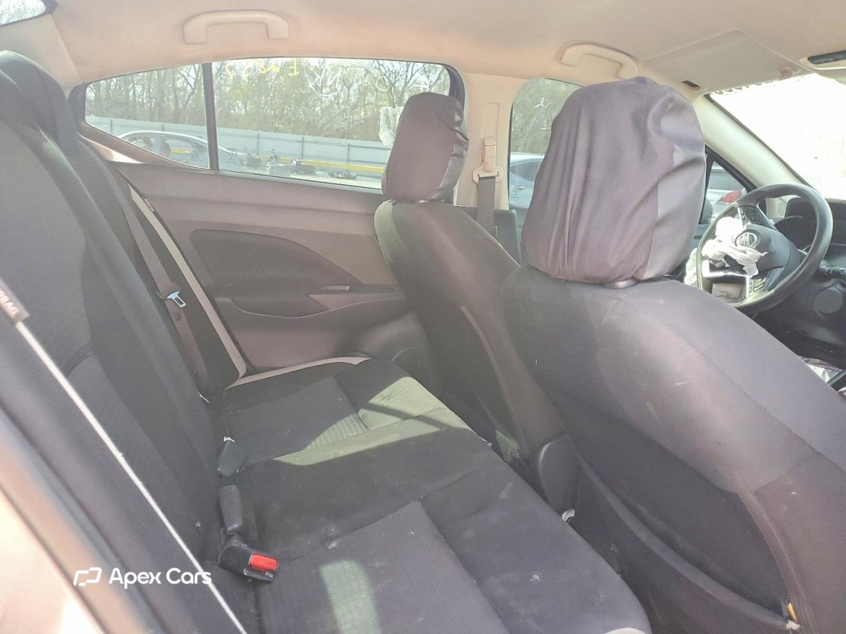 Nissan Versa 2021