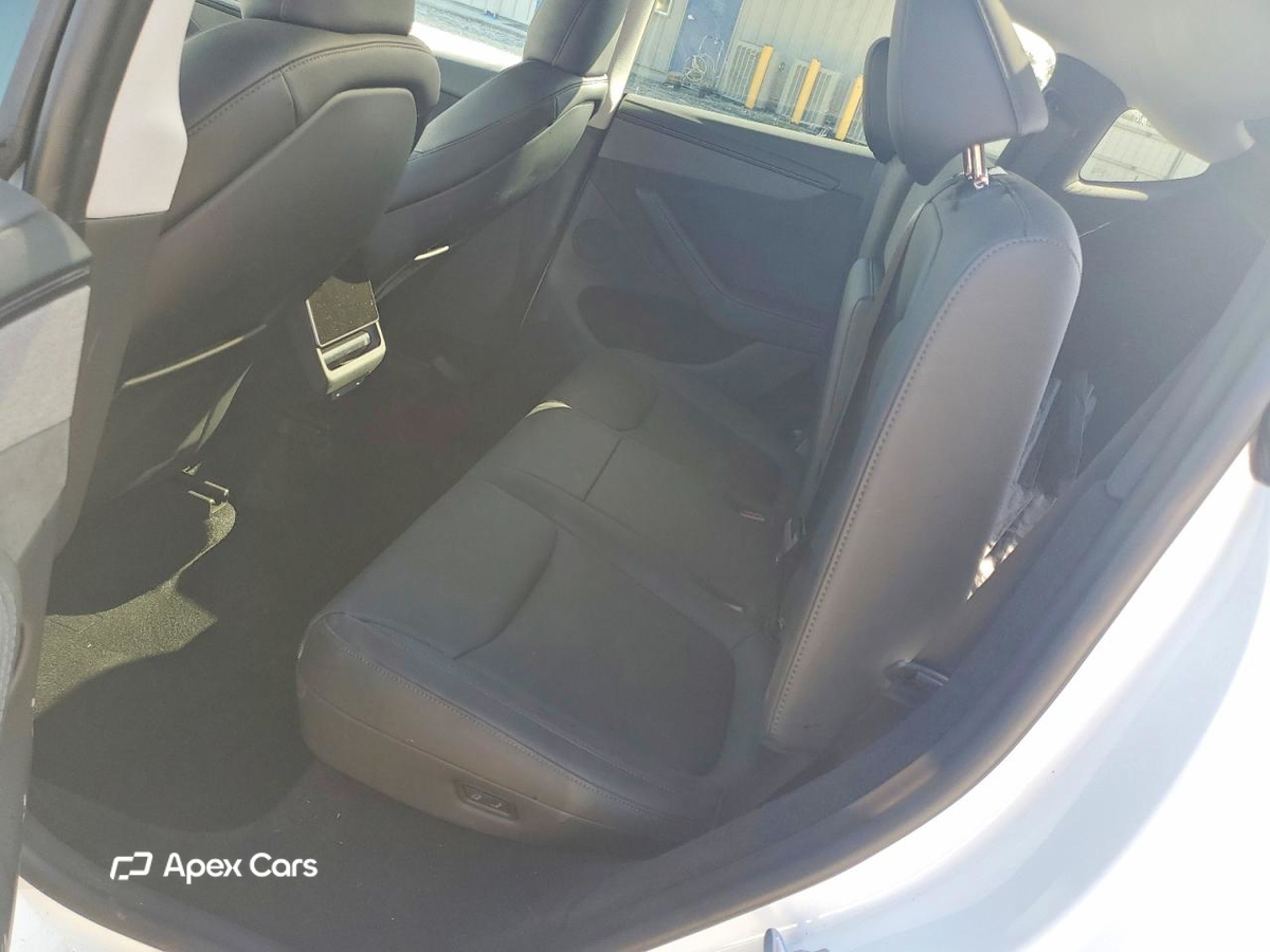 Tesla Model Y 2026