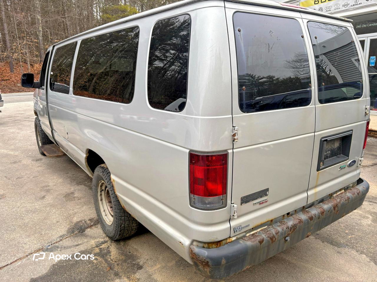 Ford Econoline 2011