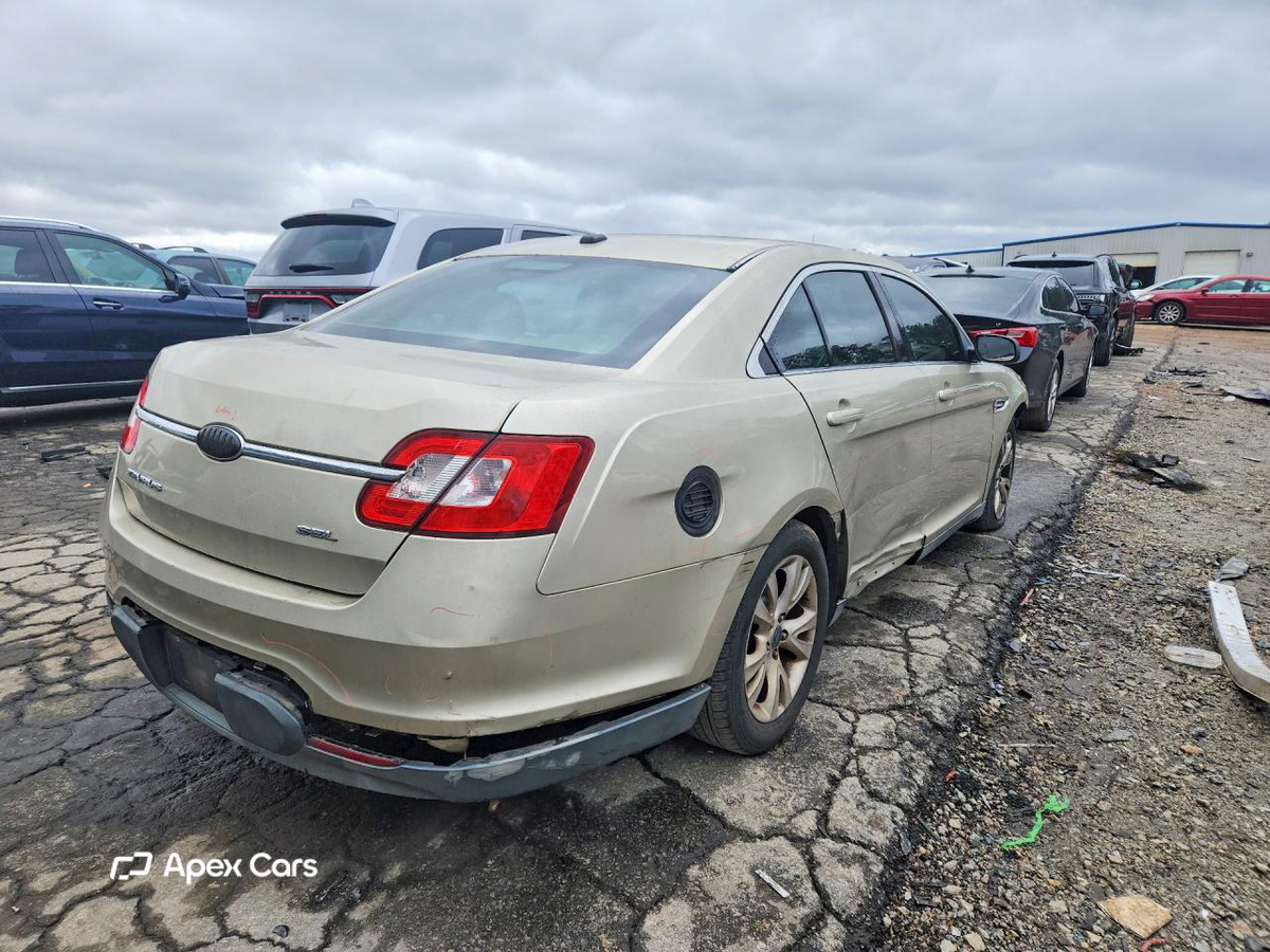 Ford Taurus 2011