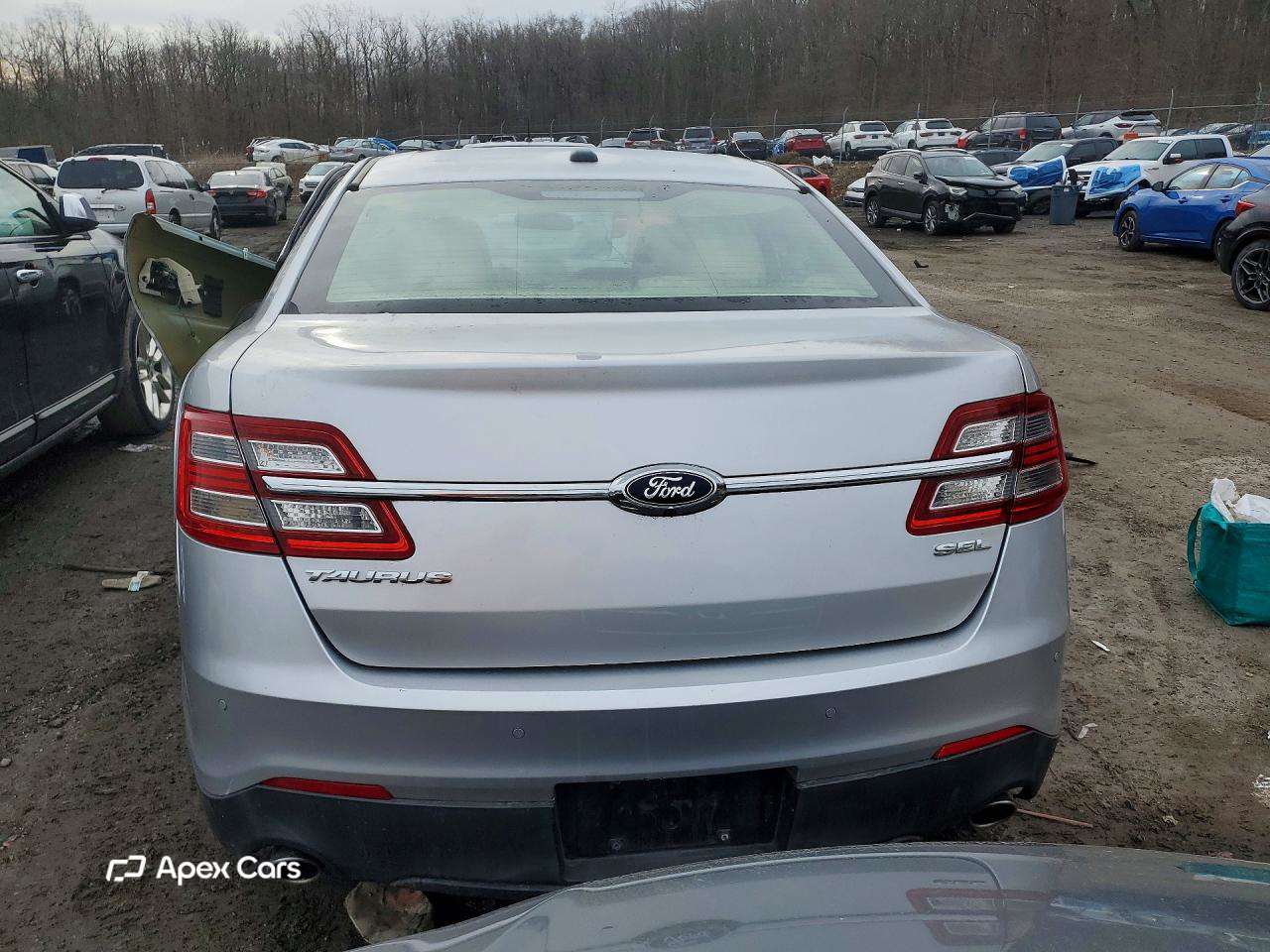 Ford Taurus 2015