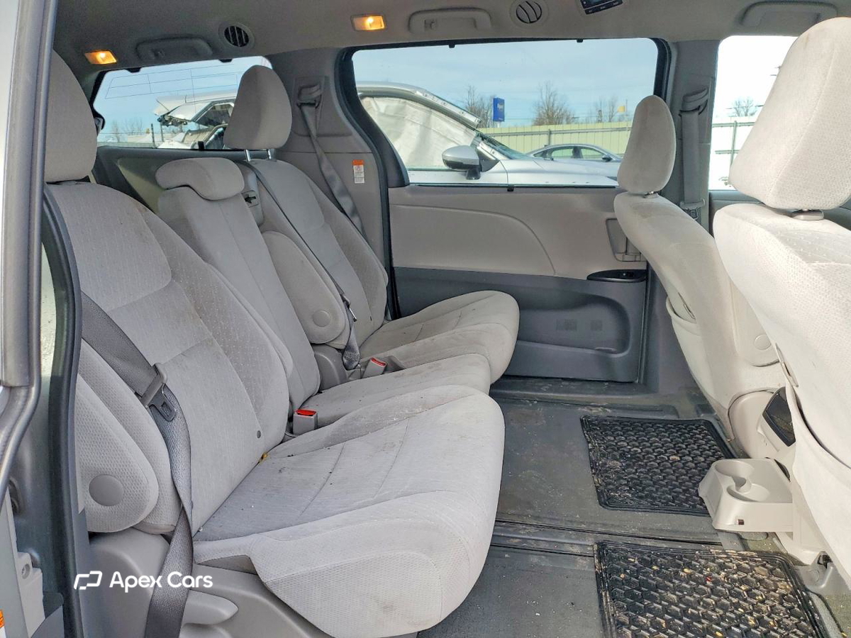 Toyota Sienna 2016