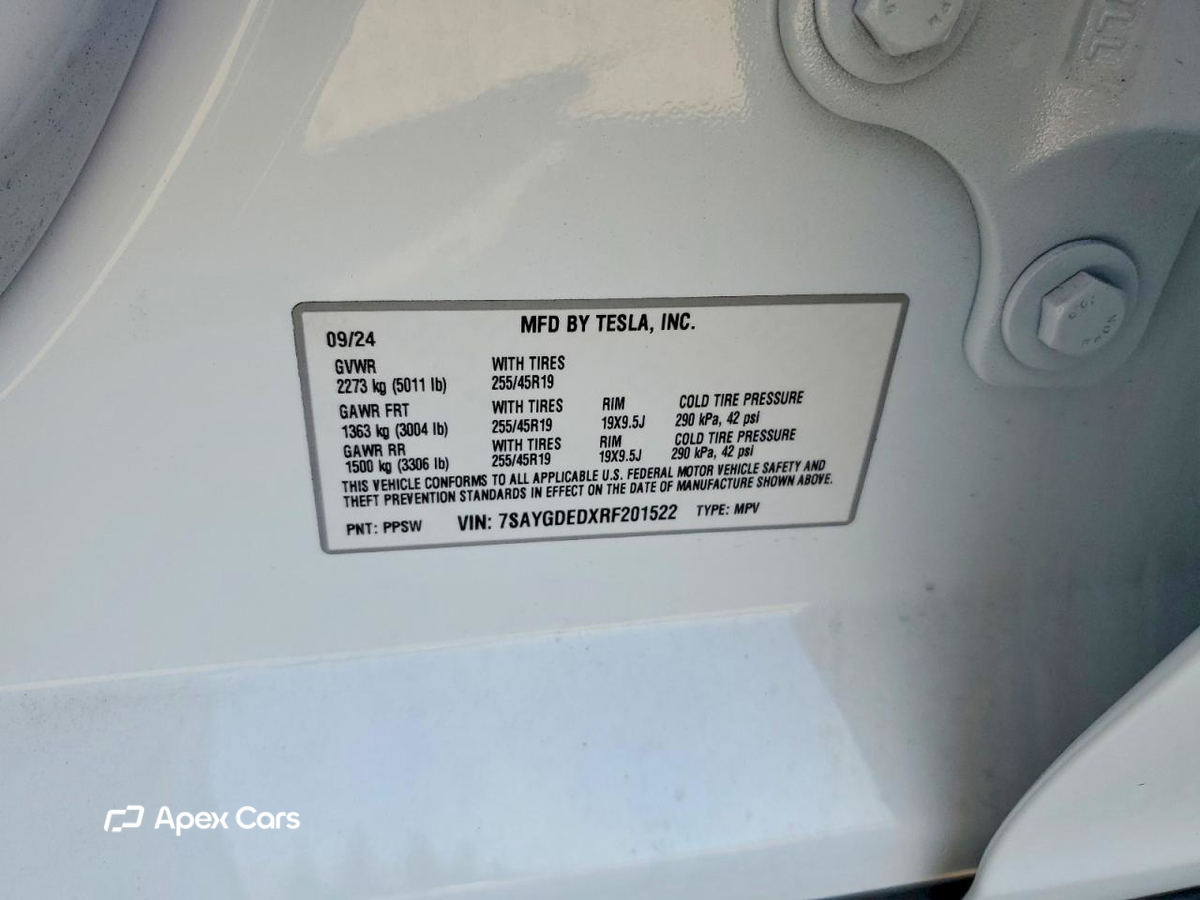 Tesla Model Y 2024