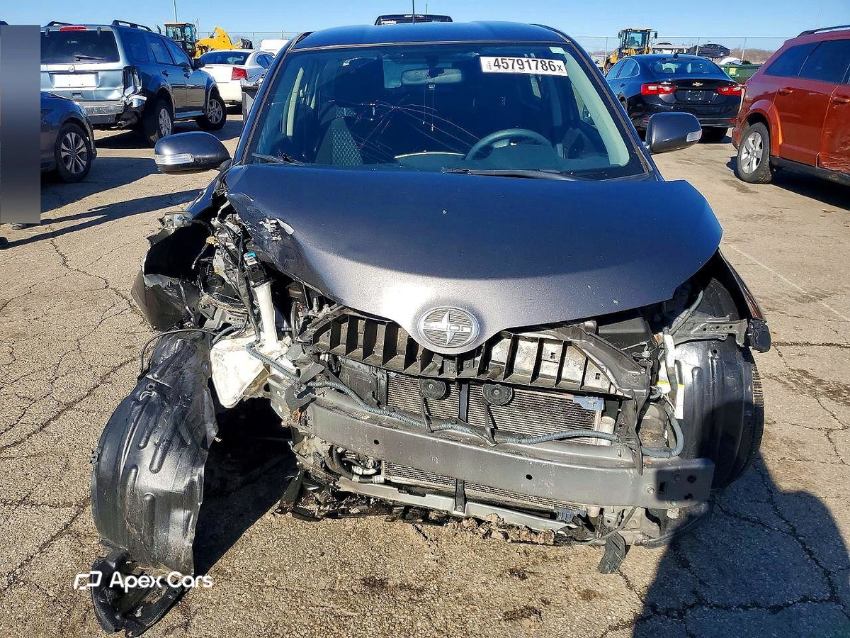 Scion xD 2012