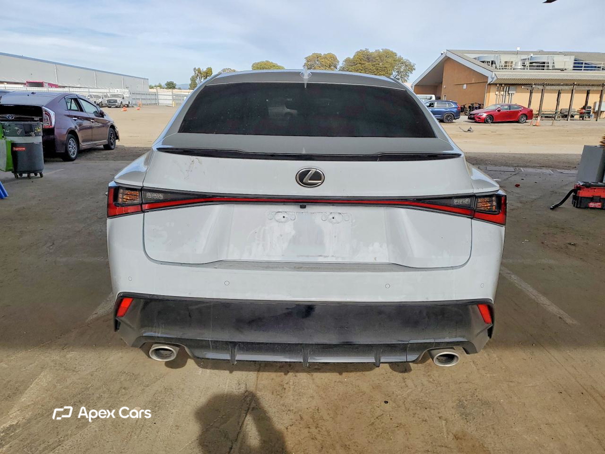 Lexus IS 2023