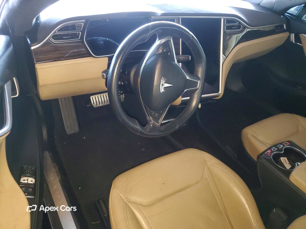 Tesla Model S 2015