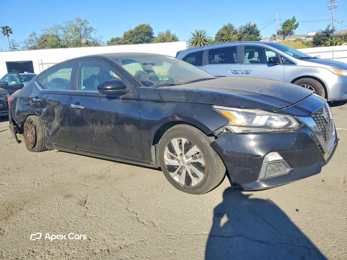 Nissan Altima 2020