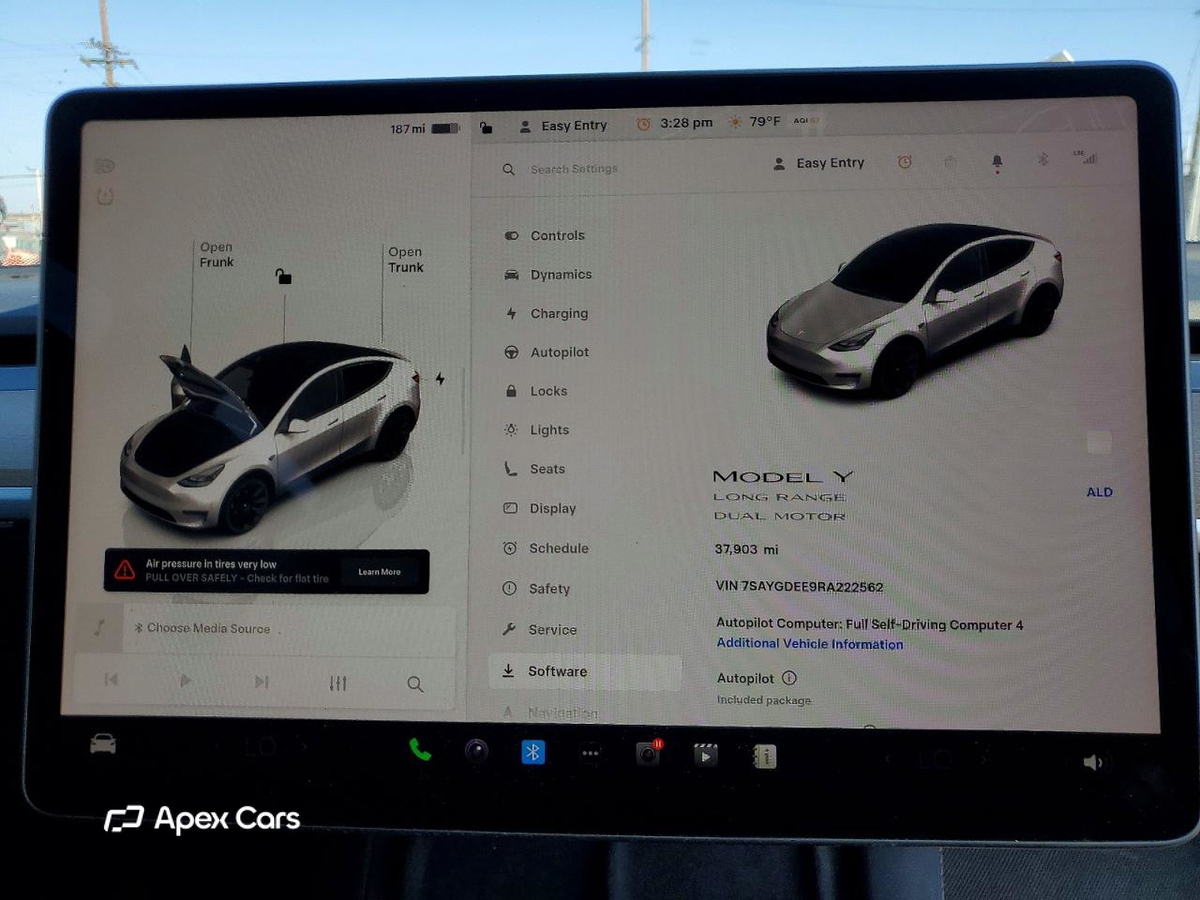 Tesla Model Y 2024