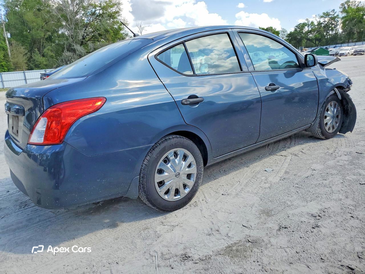 Nissan Versa 2015