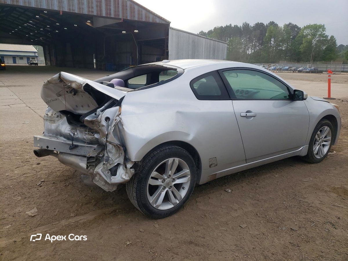 Nissan Altima 2011
