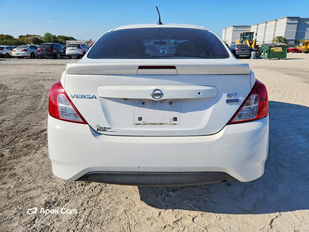 Nissan Versa 2017