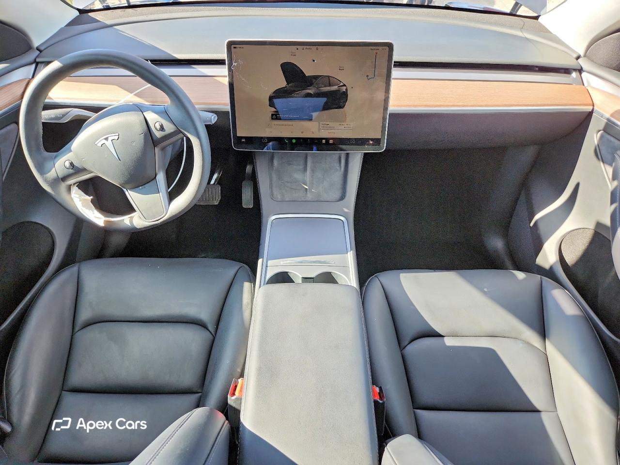Tesla Model Y 2025
