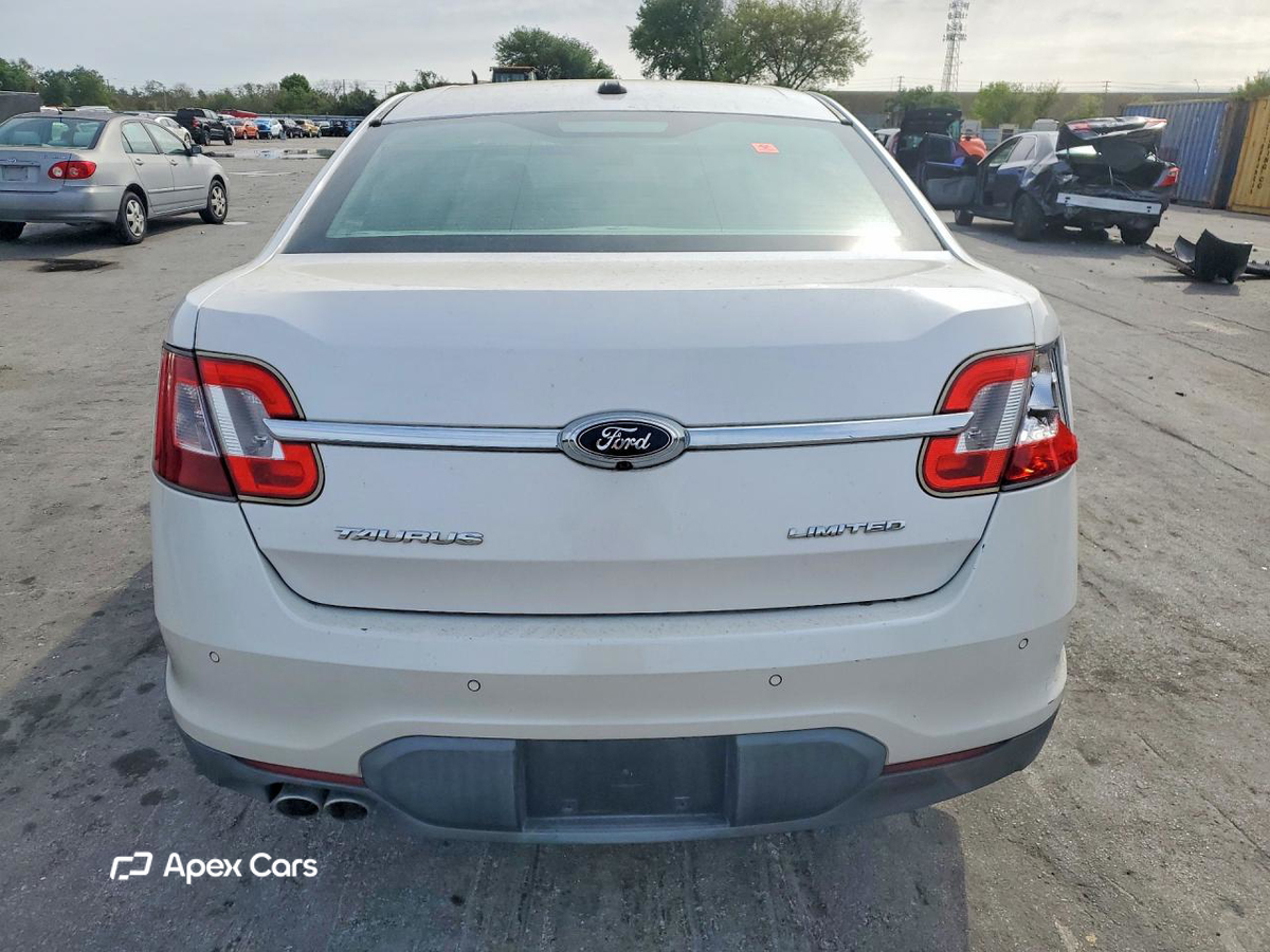 Ford Taurus 2011