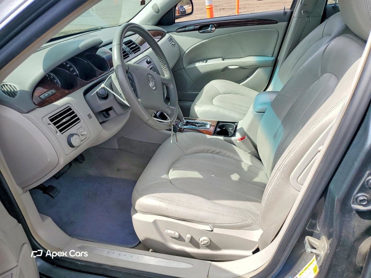 Buick Lucerne 2011