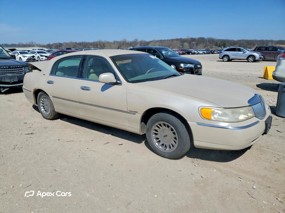 Lincoln Town Car 2000