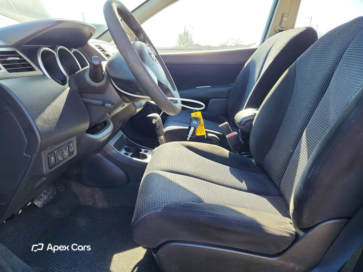 Nissan Versa 2011