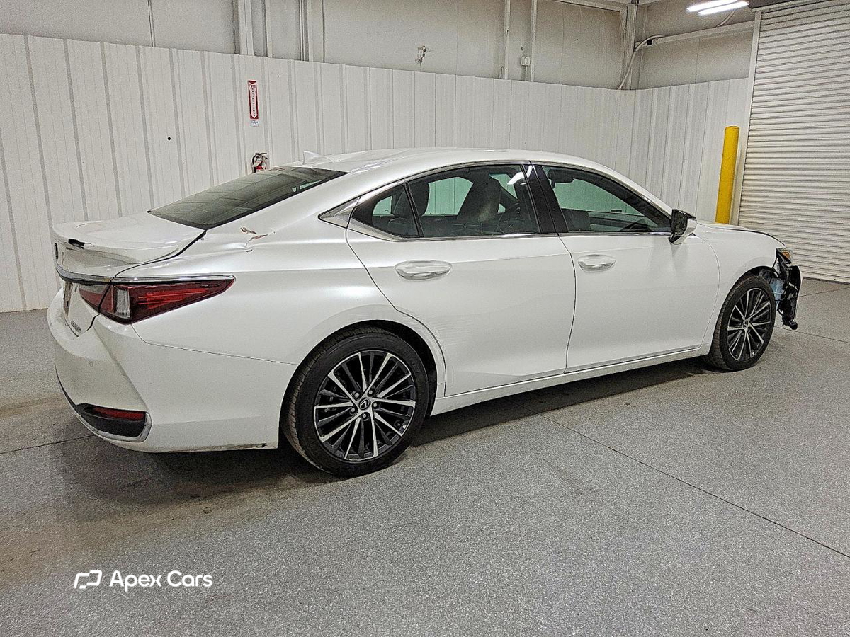 Lexus ES 2024