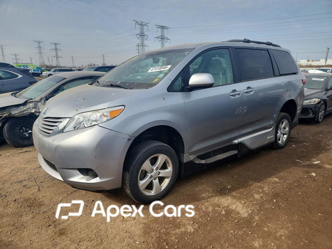 Toyota Sienna 2015 - Image 1 of 13
