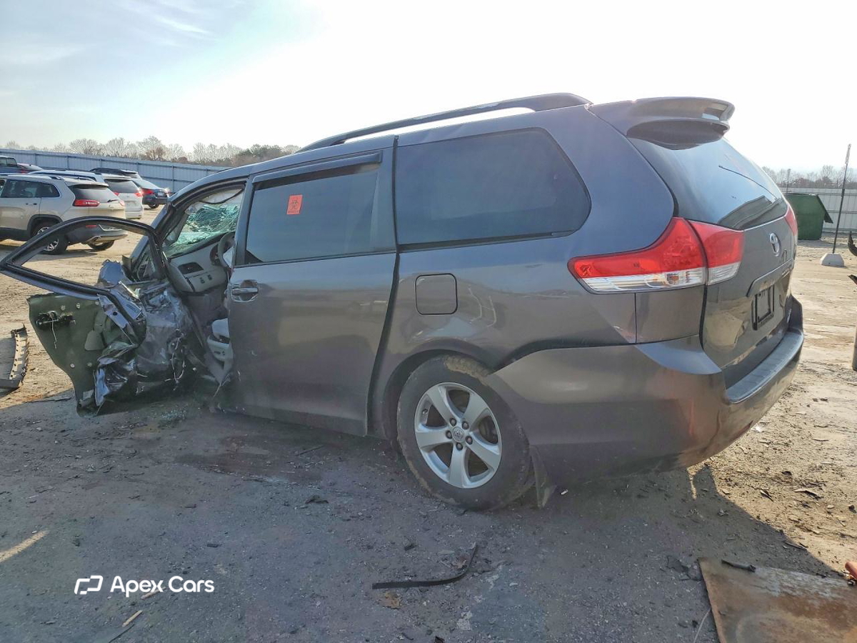 Toyota Sienna 2011