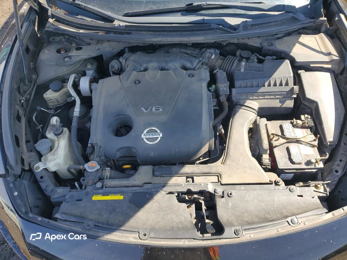 Nissan Maxima 2010