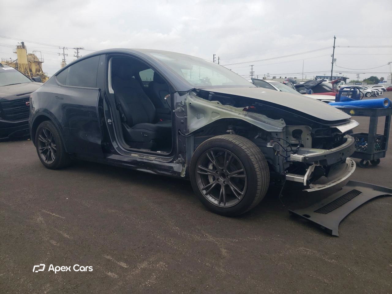 Tesla Model Y 2025