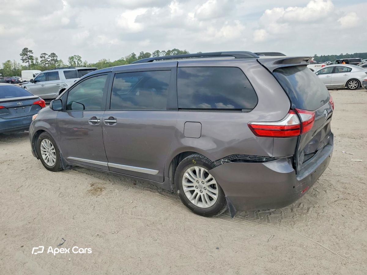 Toyota Sienna 2016