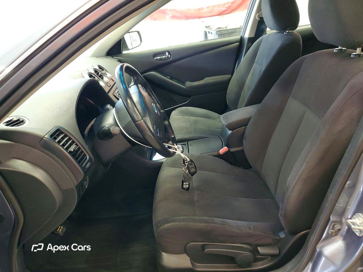 Nissan Altima 2012