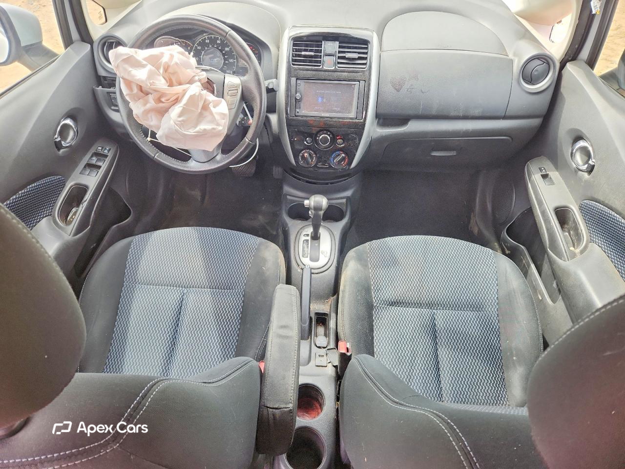 Nissan Versa 2015